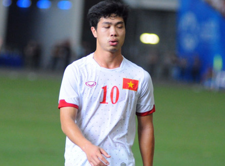 Công Phượng bàng hoàng sau trận thua của U23 Việt Nam trước Myanmar.