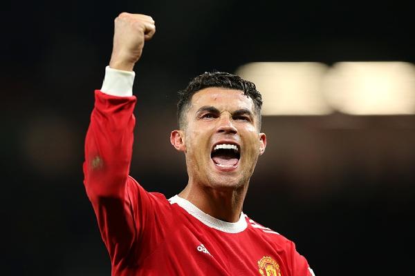 Ronaldo vượt Messi, lập kỷ lục mới ở Champions League