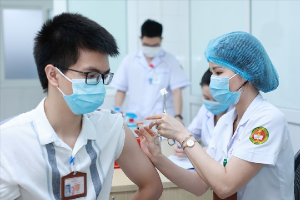 Hà Nội dự kiến tiêm vaccine Covid-19 mũi 3 cho người dân
