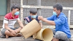 Gia Lai: Thanh niên Plei Ktoh duy trì nghề đan lát truyền thống
