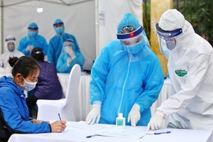 Sáng 27/10: Chỉ còn 436 ca COVID-19 thở máy, ECMO; thêm hơn 2,1 triệu liều vaccine AstraZeneca về Việt Nam
