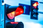 Một huyện Trung Quốc chuyển đỏ mọi đèn giao thông vì 1 ca dương tính