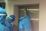 Nam thanh niên mắc kẹt trong thang máy tại bệnh viện dã chiến
