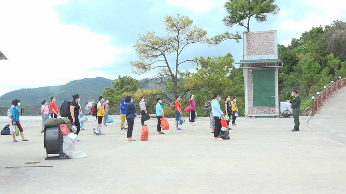 Xuất hiện nhiều ổ dịch trên địa bàn, Quảng Ninh tổ chức cách ly F1 tại nhà, điều trị F0 tại nhà - Ảnh 1.