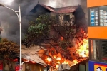 Căn nhà 3 tầng bất ngờ bốc cháy dữ dội khi đang tổ chức đám giỗ, 8 người mắc kẹt kêu cứu