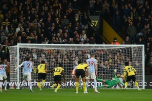 Kết quả Watford 4-1 Man United: Maguire thẻ đỏ, Ronaldo bất lực, Quỷ đỏ tan nát