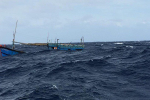 Tàu cá cùng 12 ngư dân bị tàu nước ngoài đâm chìm