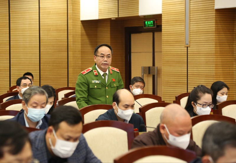 Thiếu tướng Nguyễn Thanh Tùng đề xuất thu hồi giấy phép với các tiệm cầm đồ vi phạm. 