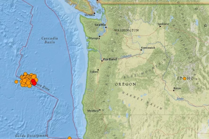  Khoảng 55 trận động đất đã làm rung chuyển đáy đại dương ngoài khơi bờ biển Oregon (Mỹ) từ ngày 7-8/12/2021. Ảnh: USGS