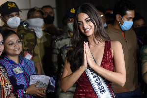 Giữa drama bị 'hội chị em' Miss Universe cô lập, tân Hoa hậu Ấn chỉ được vài người lèo tèo đón chào khi về quê nhà?