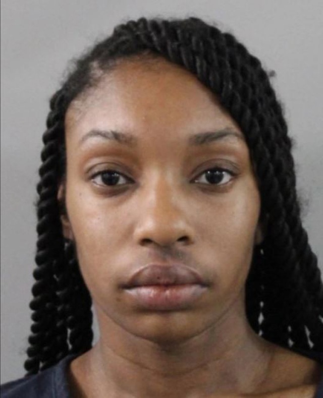 Nghi phạm Ayanna Machelle Davis, 20 tuổi.