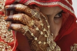 Ấn Độ tăng độ tuổi kết hôn với nữ giới lên 21 gây nhiều tranh cãi