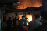 Phát hiện 2 người tử vong trong căn nhà trọ cháy ngùn ngụt ở Hà Nội