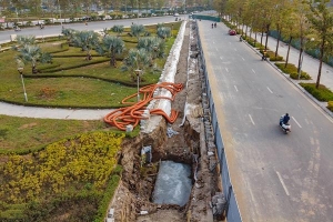 Đường nghìn tỷ ở Hà Nội bị đào xới sau gần 2 năm thông xe