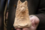 Bí ẩn tượng đầu chó 2.000 tuổi chôn dưới mặt đường: Lối vào 'thế giới người chết'