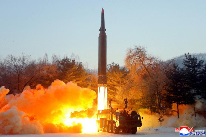 Hình ảnh vụ thử tên lửa siêu thanh hôm 5/1 của Triều Tiên. Ảnh: KCNA.