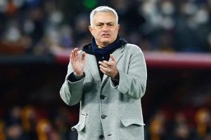 Roma không sa thải Mourinho sau khởi đầu tệ nhất trong 43 năm