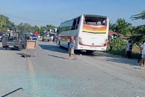 Một người chết, sáu người bị thương trong vụ đánh bom xe buýt ở Philippines