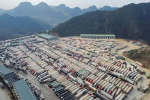 Bắt 2 cán bộ nhận hối lộ 200-300 triệu đồng/xe tải để 'xếp lốt' qua cửa khẩu Lạng Sơn