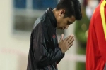 Hồng Duy chắp tay cầu nguyện trước trận ĐT Việt Nam gặp ĐT Trung Quốc