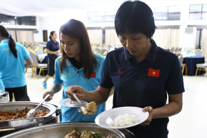 Tuyển nữ Việt Nam được bổ sung thực phẩm tại Ấn Độ