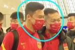 'Cười vượt khẩu trang' sau ngày thua Việt Nam, cầu thủ Trung Quốc gây phẫn nộ lớn