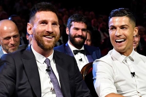 Đạt thỏa thuận chuyển nhượng, Messi 'giúp' Ronaldo gia nhập gã khổng lồ?