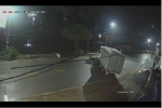 Camera ghi lại khoảnh khắc nam thanh niên phóng xe máy với tốc độ bàn thờ, tông trúng xe tải tử vong