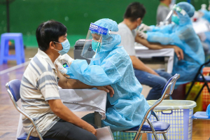 Thêm gần 3.000 ca mới, Hà Nội tăng đột xuất F0 đang điều trị