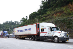 Ngày đầu dừng nhận hàng hoa quả, gần 2.300 xe container vẫn ùn ứ ở Lạng Sơn