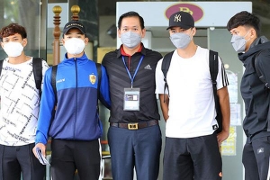 Tiếp viện của U23 Việt Nam được xe cảnh sát dẫn đoàn kịp thời hội quân trước giờ đấu U23 Thái Lan