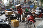 Chợ thuốc lớn nhất Hà Nội tấp nập xe vận chuyển: KIT test nhanh Covid-19 có cháy hàng như lời đồn?