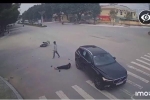 Thanh niên nguy kịch sau cú tông cực mạnh vào ô tô: Camera bóc khoảnh khắc ám ảnh