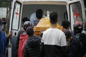 Chuyến du lịch tang thương của đại gia đình Hà Nội trong vụ chìm cano: '8 thi thể, nếu đem về nhà thì đau đứt lòng'