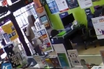 Clip: Nữ nhân viên 'cao tay' nhốt tên cướp trong cửa hàng và cái kết