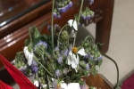Người mẹ nhận được bó hoa dại héo úa ngày 8/3, câu chuyện phía sau khiến ai cũng khóc