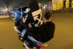 Hà Nội: Cảnh sát hóa trang bắt 82 nam sinh đánh võng, bốc đầu xe máy gây náo loạn