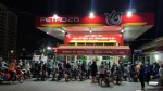 Đồng Nai: Người dân đổ xô đi mua xăng, dầu trước giờ tăng giá