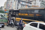 Hà Nội: 'Khách sạn di động' cháy rụi đuôi gần bến xe Mỹ Đình