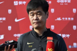 Bị hỏi 'Vì sao Trung Quốc không thể dự World Cup', HLV dùng 4 từ đáp lại, được khen nức nở