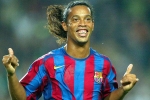 NÓNG: Ronaldinho gia nhập đội bóng Indonesia, thi đấu với bản hợp đồng kỳ lạ