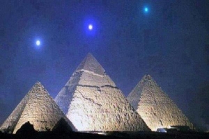 Bí ẩn nghìn năm của 3 kim tự tháp thẳng hàng đến mức hoàn hảo ở Ai Cập đã được giải mã?