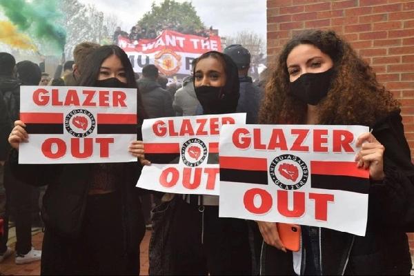 Người hâm mộ MU biểu tình phản đối nhà Glazer