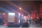 NÓNG: 5 người tử vong trong đám cháy lớn lúc rạng sáng ở Hà Nội