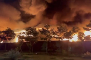 CLIP: Cháy lớn tại nhà máy sợi rộng 4000 m2 ở Đồng Nai