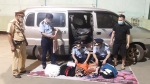 Công an TP Bắc Giang phát hiện xe ô tô vận chuyển quần áo nhập lậu