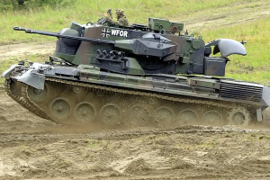Vì sao Đức đột ngột cung cấp vũ khí hạng nặng cho Ukraine?