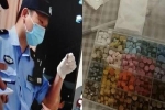 Bố báo cảnh sát vì phát hiện con trai hì hục trong phòng với những 'viên thuốc' màu, lực lượng chức năng ập đến mới chưng hửng trước hiện trường