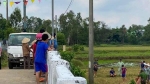VỪA SÁNG NAY tại Quảng Nam: Xe cẩu vướng dây điện trần khiến 2 người thương vong