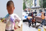 Bé trai 3 tuổi mất tích sau sự cố rơi xuống cống, người cha bất lực nhìn con trai bị dòng nước cuốn trôi